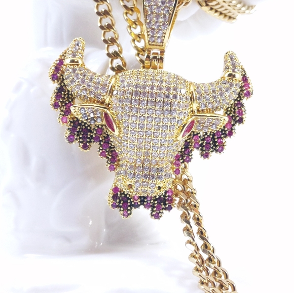 🧡 Iced Demon Bull Pendant + 20" Cuban Chain - Picture 5 of 8